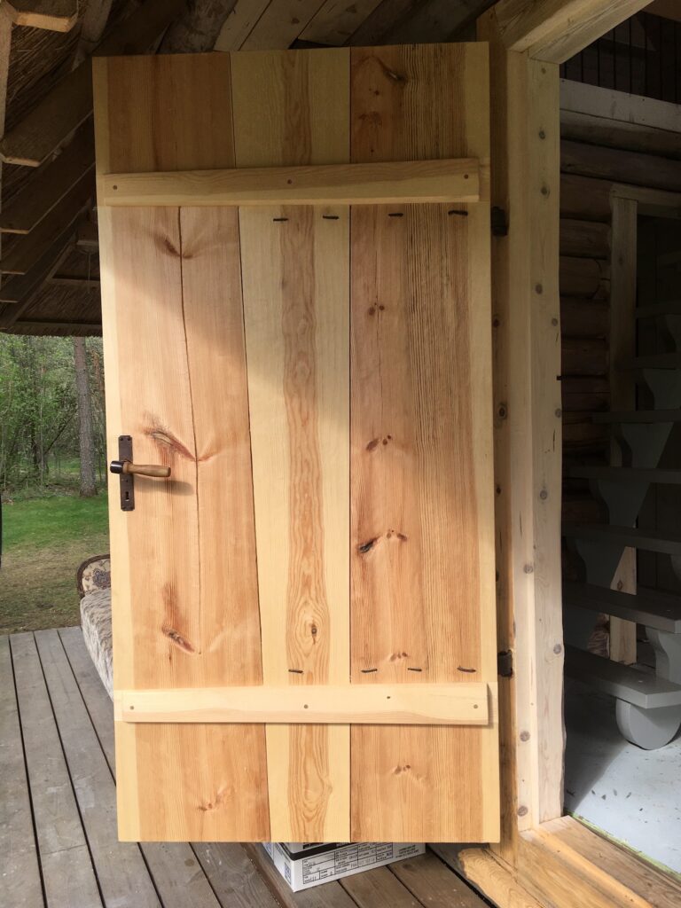 Uks, puidust uks, traditsiooniline plankuks